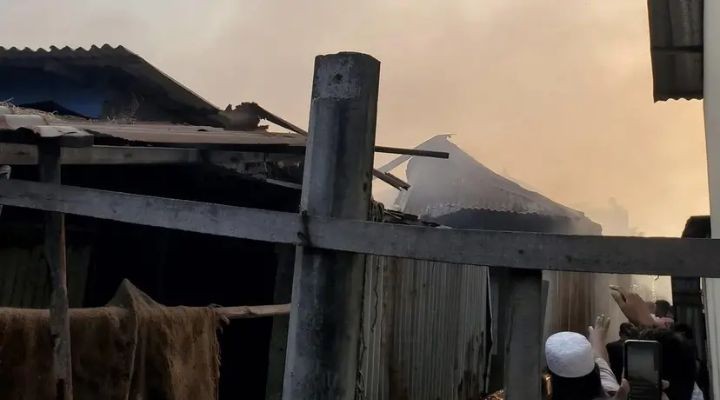 কালিয়াকৈরে কলোনিতে আগুন, পুড়ল শতাধিক ঘর